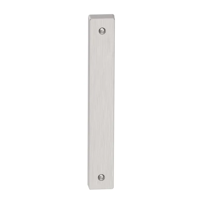 Narrow plate blankvisible